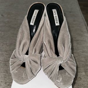 Cape Robbin Suede Heels